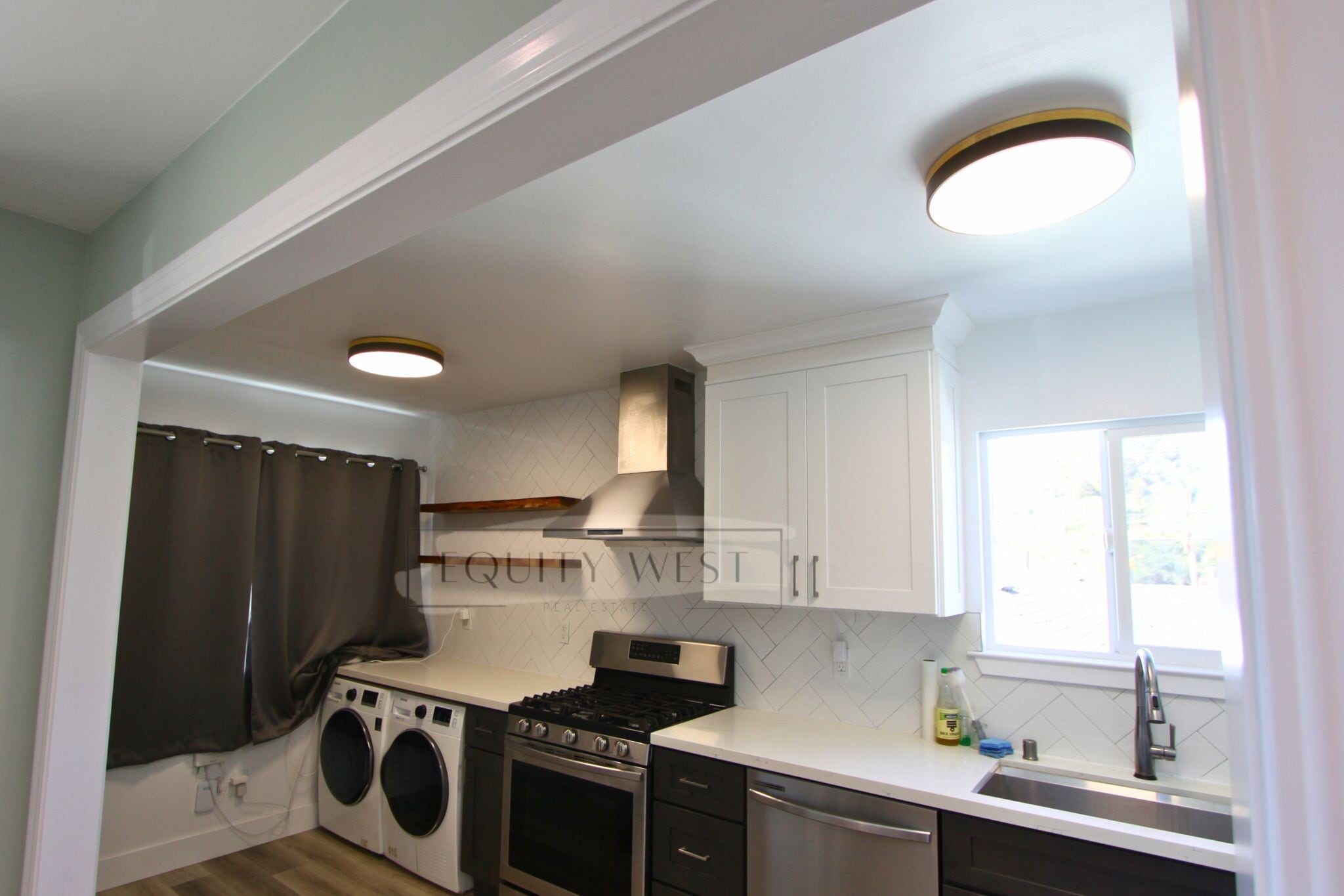 3506 - 3506 Suter St