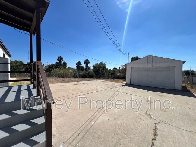Building Photo - 5363 Bonita Dr