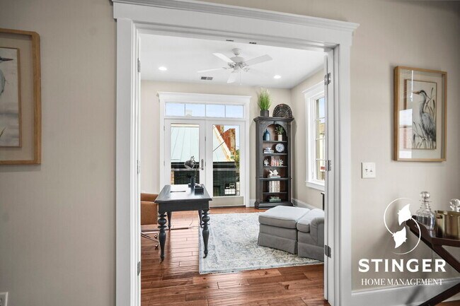 Building Photo - 700 Bay St