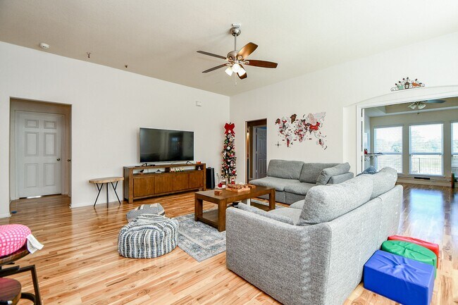 Building Photo - 15462 Signal Ridge Way