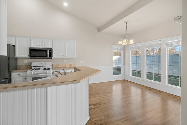 Building Photo - 10460 W Achillea St