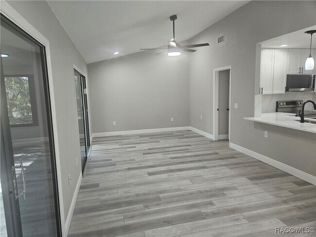 Building Photo - 2320 N Hendry Point