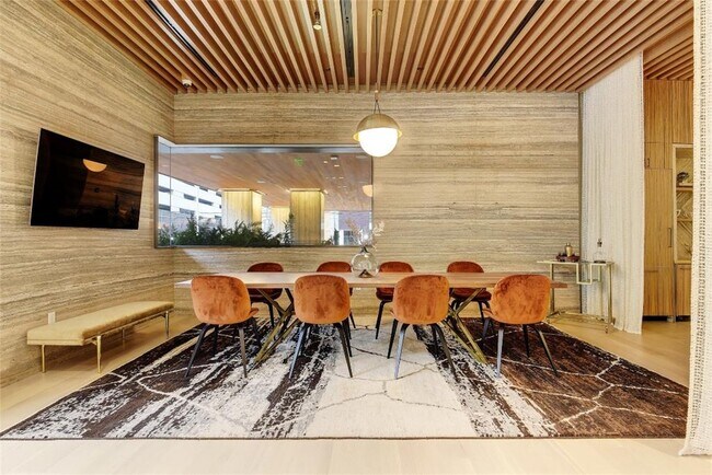 Building Photo - 501 West Ave