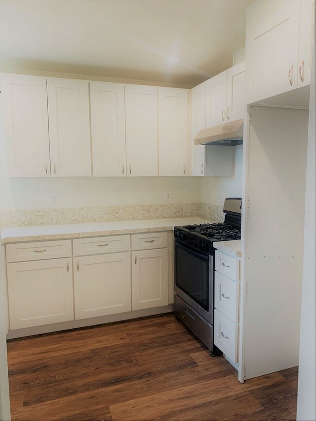 Building Photo - Available  Now…Fantastic 4 bed/2 bath home...