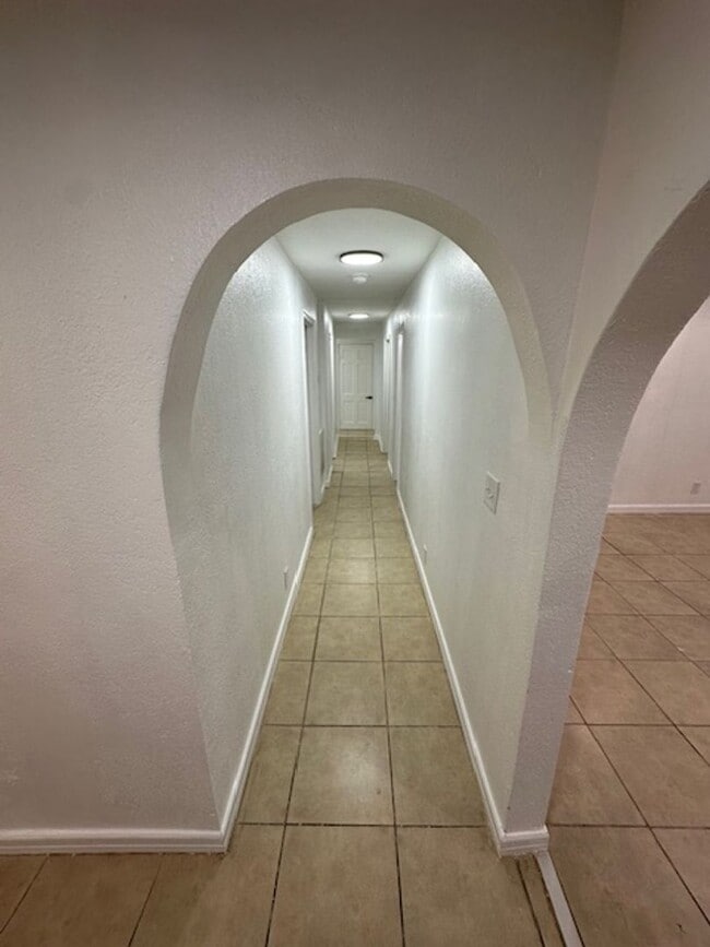 Building Photo - JP - Early