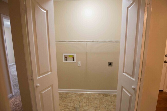 Building Photo - Say "Bonus Room" with Me!