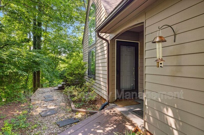 Building Photo - 1676 Royal Oak Ct