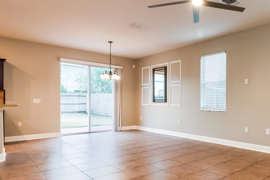 Building Photo - 9548 Simeon Dr