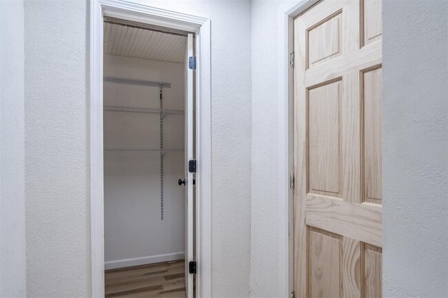 Building Photo - 1421 NE 8th St