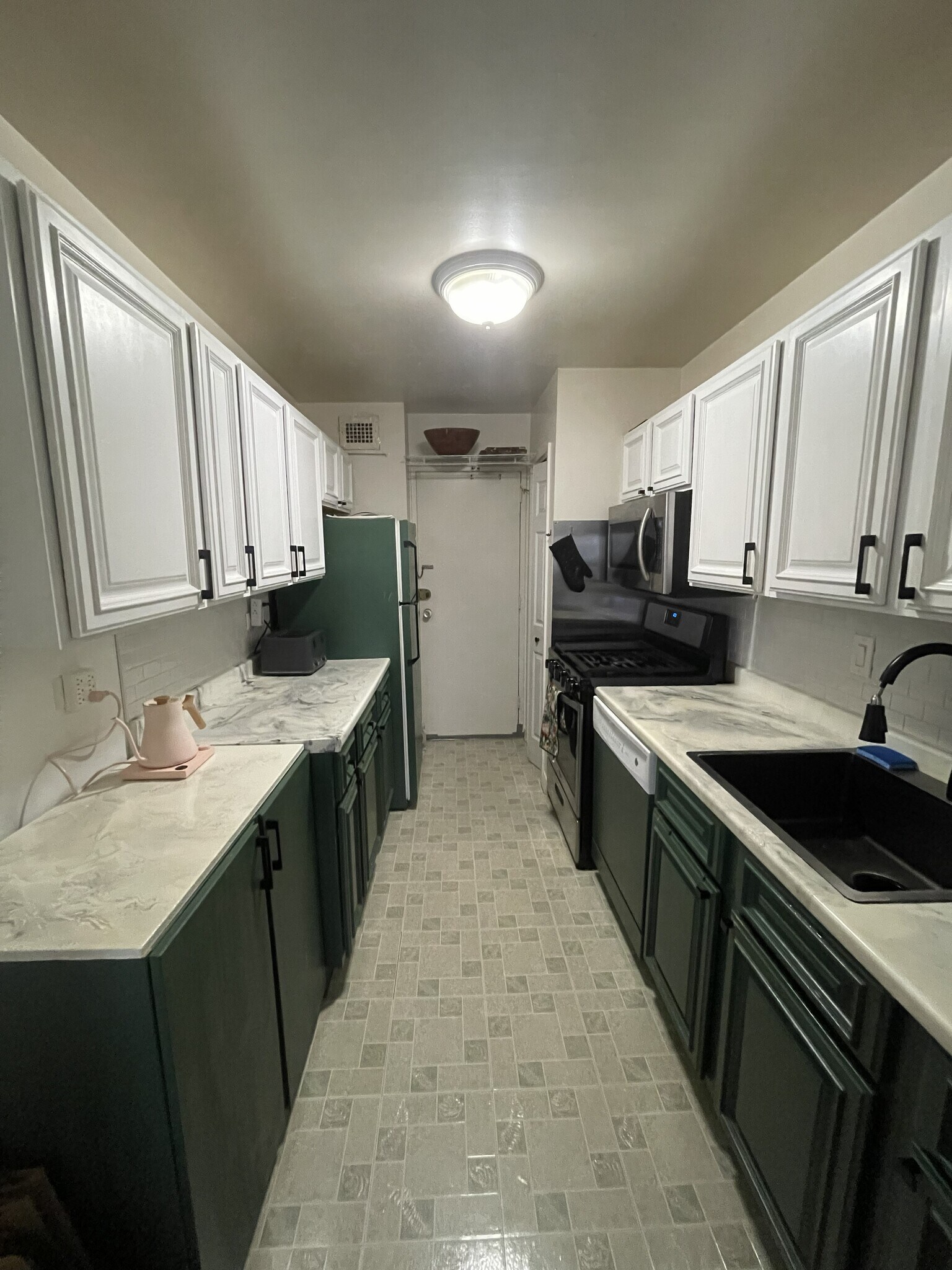 Kitchen - 1900 Lyttonsville Rd