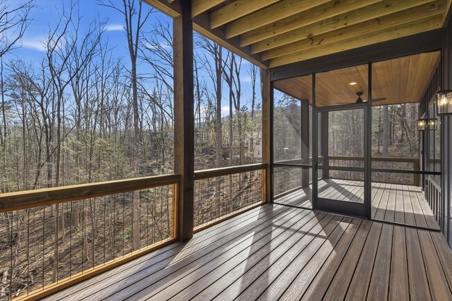 Building Photo - 106 Fairway Cir