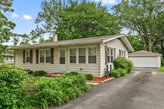 Building Photo - 15403 Cherry Ln