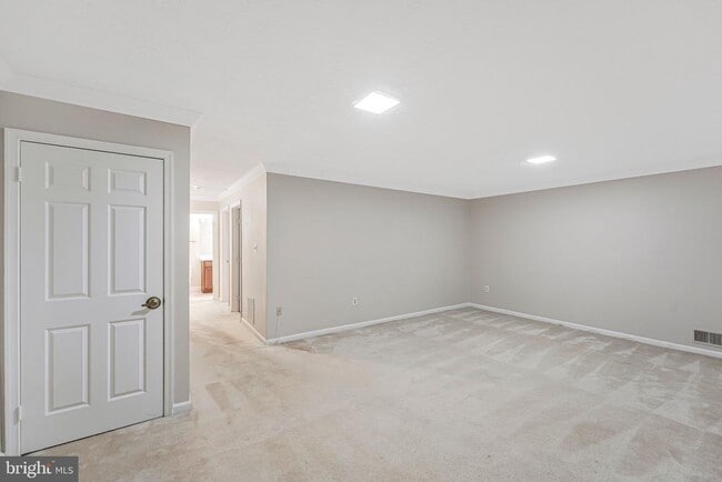 Building Photo - 2852 Yarn Ct
