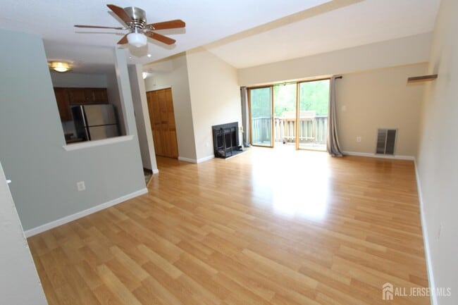 Building Photo - 1112 Aspen Dr