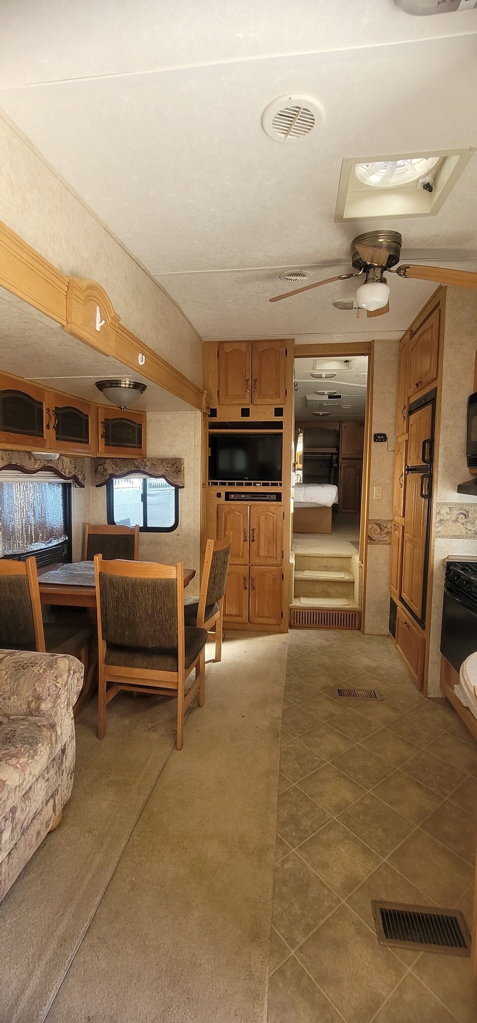 Building Photo - 218 W Carson St