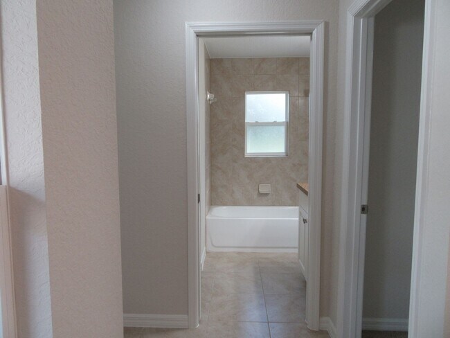 Building Photo - Beautiful home in Silver Springs