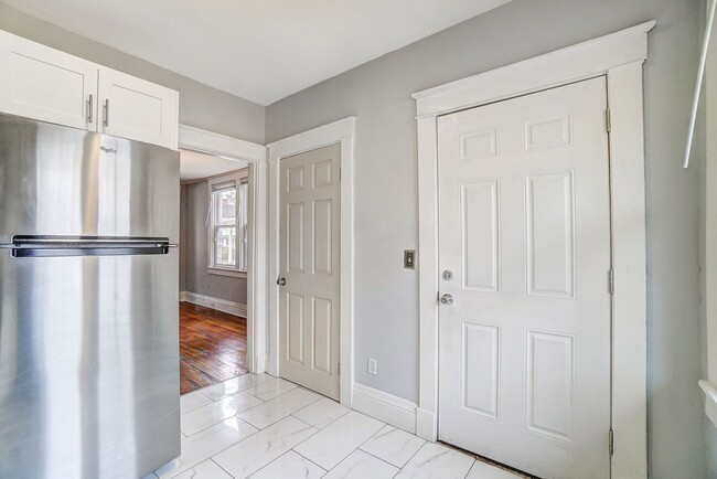 Building Photo - Newly renovated 2bed/1bath