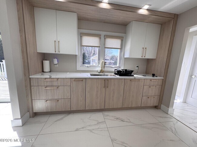 Building Photo - 70 Maryland Ave