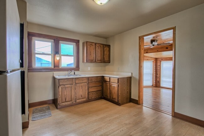 Building Photo - Charming Country Home on Acreage off Highw...