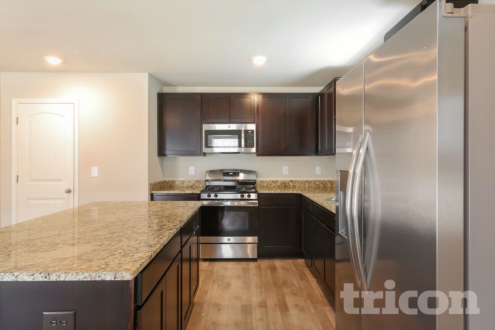 Building Photo - 927 Equine Dr