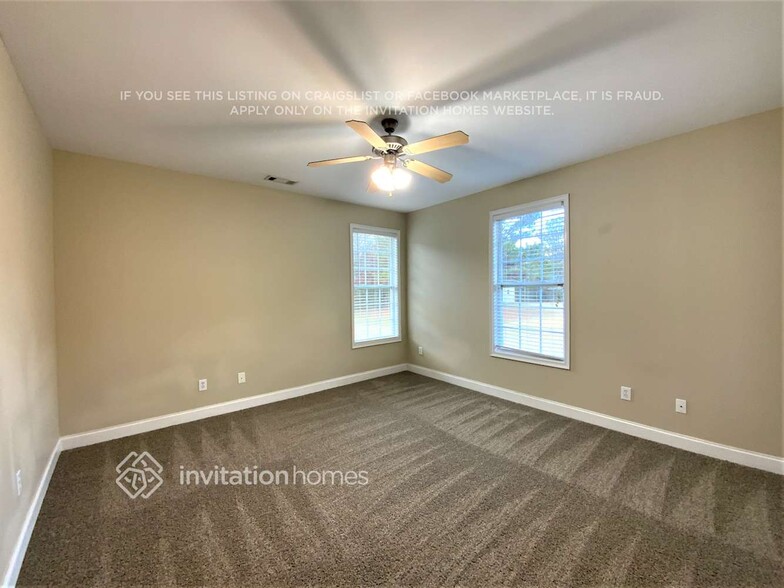Building Photo - 86 S Salem Dr