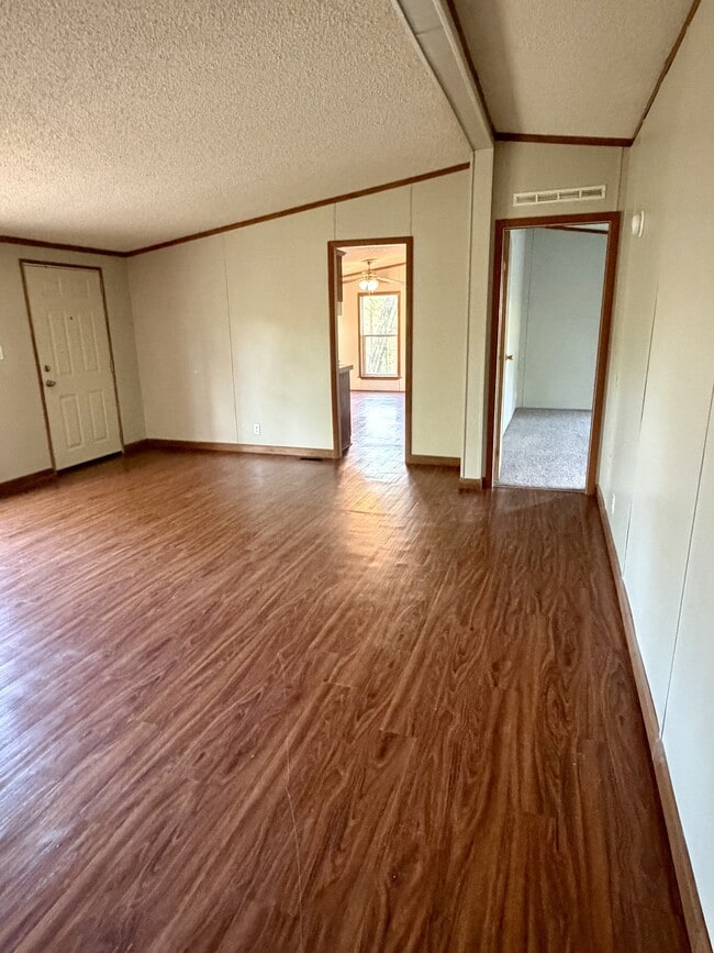 Building Photo - 3406 OH-83