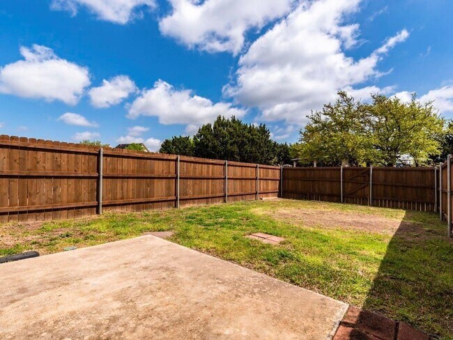 Building Photo - 6 Verde Ranch Loop