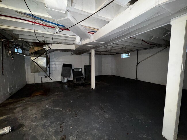 Building Photo - home of 3 bedroom 2 baths