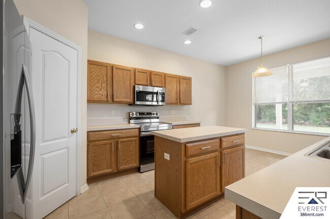Building Photo - 40 Persimmon Dr