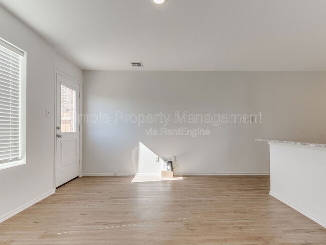 Building Photo - 1824 Wolford Wy