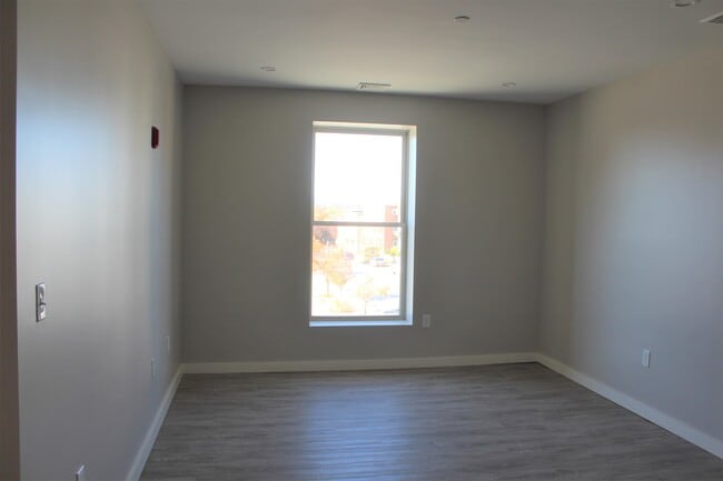 Building Photo - 540 Chestnut St