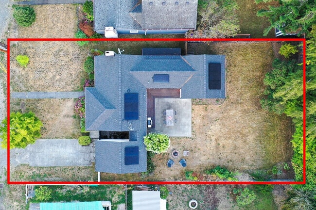 Building Photo - 11315 Roosevelt Way NE