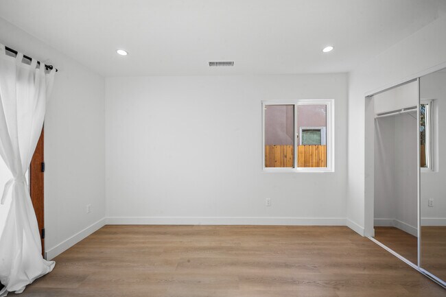 Building Photo - 14332 Miranda St