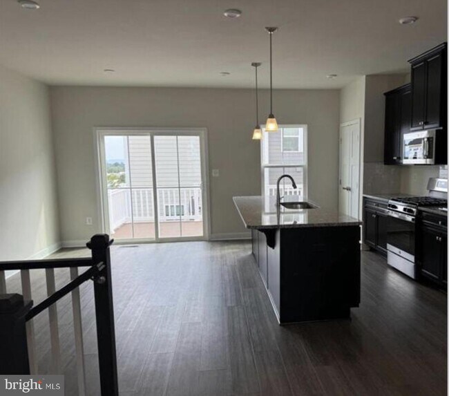 Building Photo - 5050 Orchid Bnd