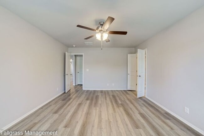 Building Photo - 4/2/2 in Broken Arrow!