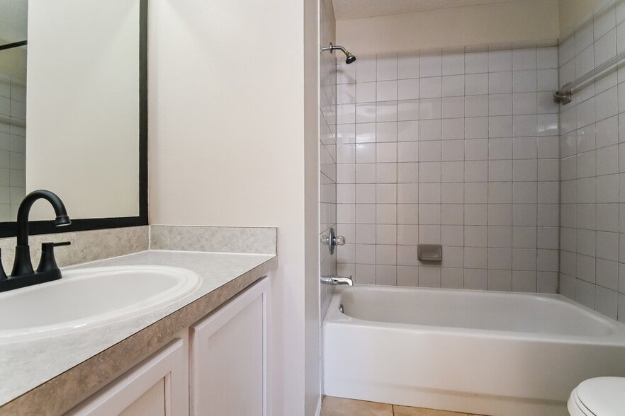 Building Photo - 7619 Clovelly Park Pl