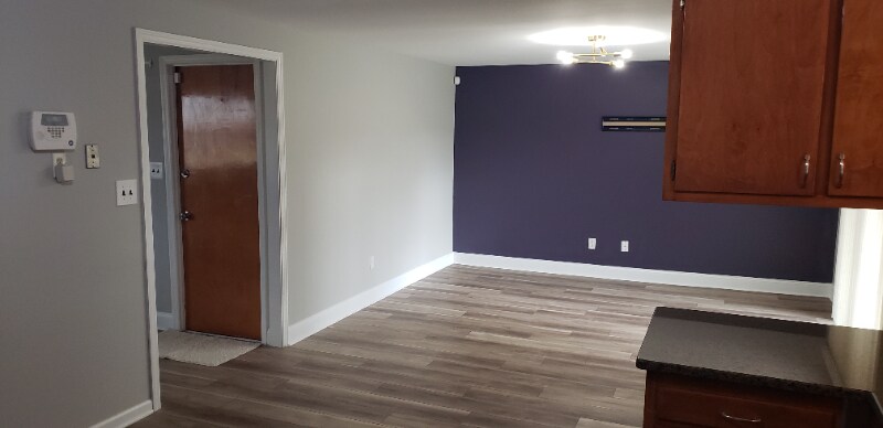 Building Photo - 6691 Gilette Dr