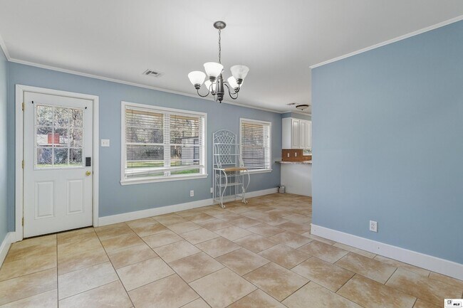 Building Photo - 2013 Frances Pl