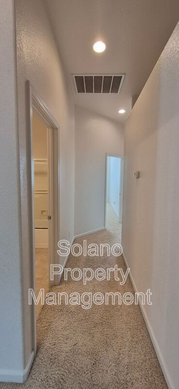 Building Photo - 1085 Crystal Springs Dr