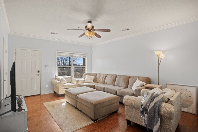 Building Photo - Plainsview Condo | 2 Bed 2 Bath