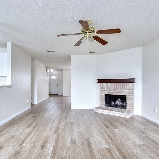 Building Photo - 8751 Gray Fox Ct