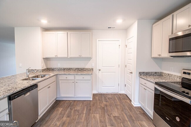 Building Photo - 495 Coconut Dr