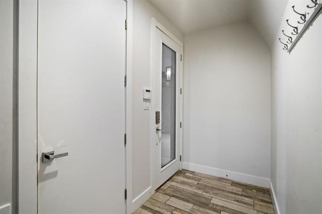 Building Photo - 410 Melba St