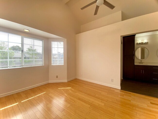 Building Photo - Modern 3BR Home in Nantucket Cove with Dual Suites & Prime Commuter Access