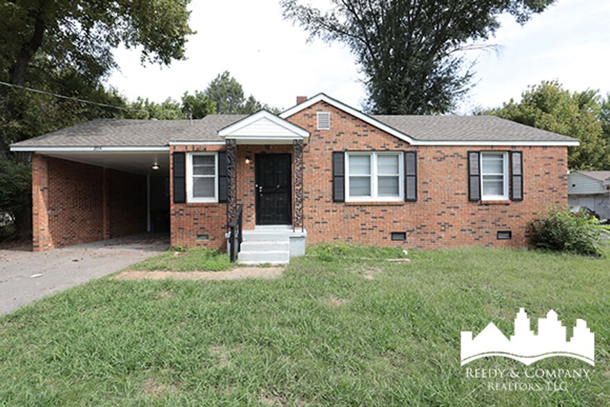 Primary Photo - 2554 Henderson St