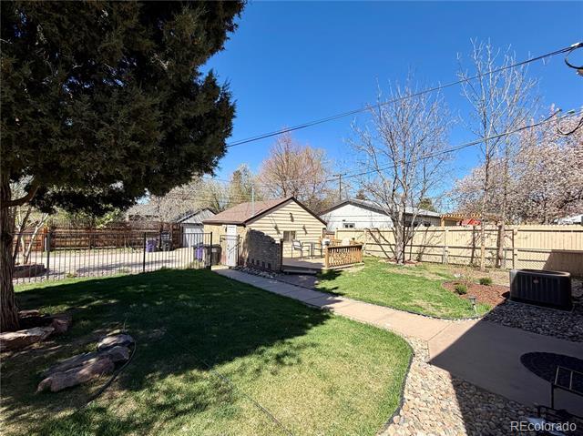 Building Photo - 557 S University Blvd