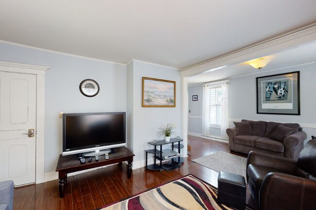 Building Photo - 23 Mechanic St