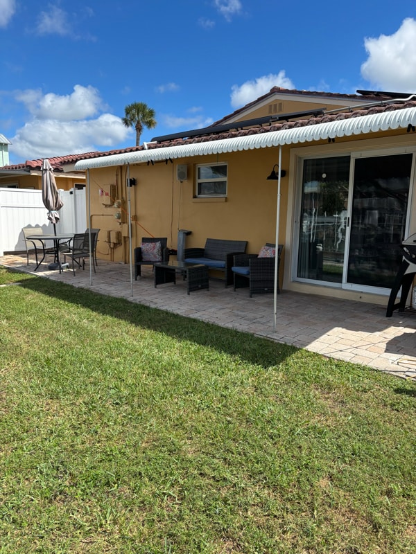 Building Photo - 2600 N Paula Dr