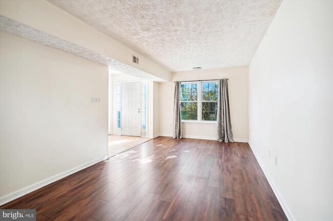 Building Photo - 6101 Hoskins Hollow Cir