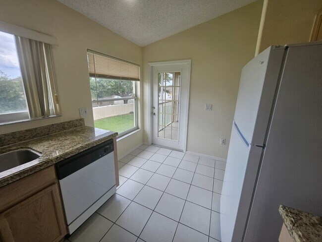Building Photo - 13415 Fairway Glen Dr